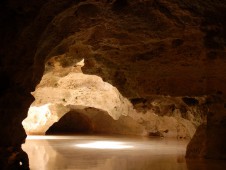 奇迹洞和Chavón河